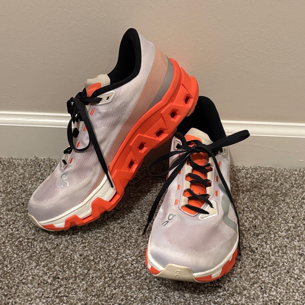 On Running Hyper Cloudmonster (women’s 9)